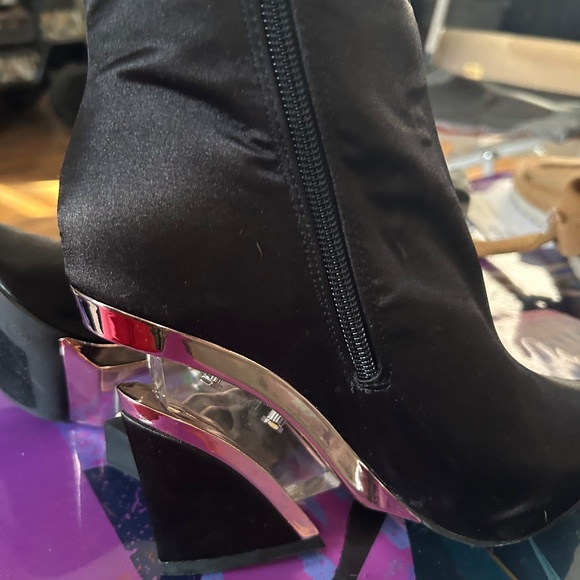 High heel boots - Picture 3 of 3